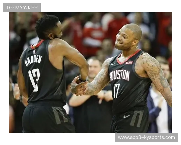 霍姆格伦协防范围广阔 雷霆内线支撑防守体系